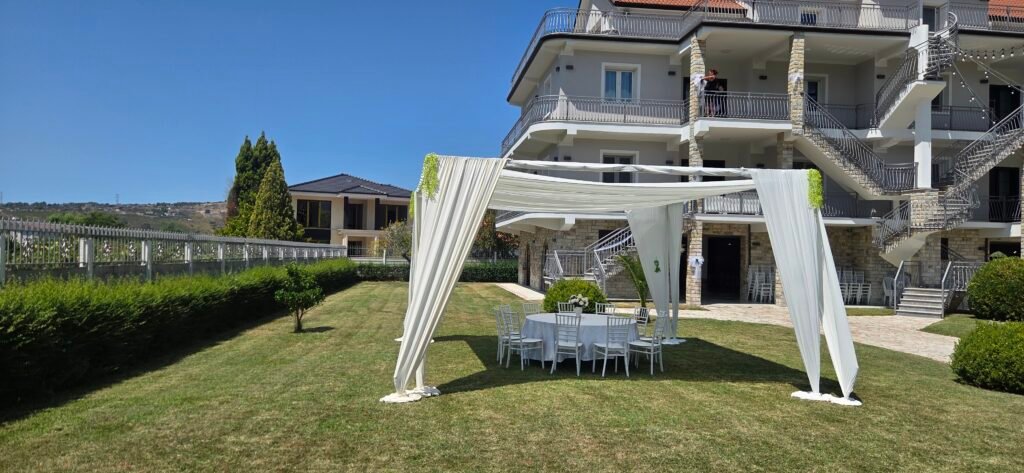 Karrige me qera për dasma, panaire dhe evente në të gjithë Shqipërinë – Gjegji Event