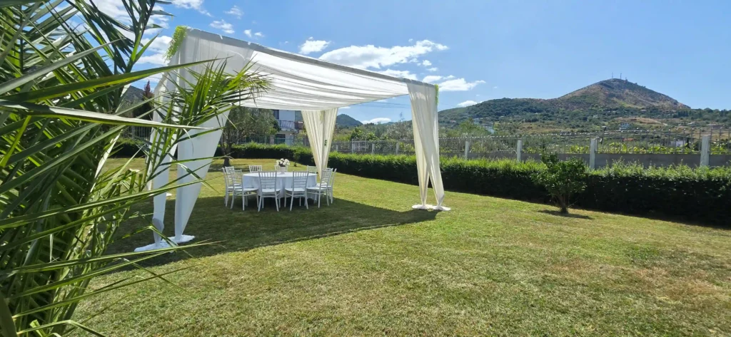 Çadra, tenda dhe tavolina me qera për evente në Lezhë dhe Shkodër.